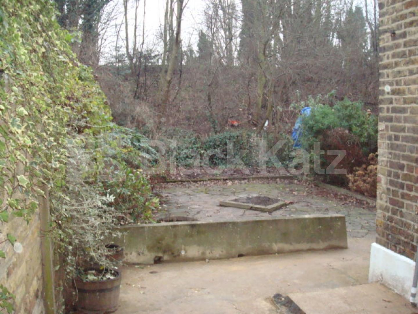 			1 Bedroom, 1 bath, 1 reception Flat			 Ossian Road, Stroud Green